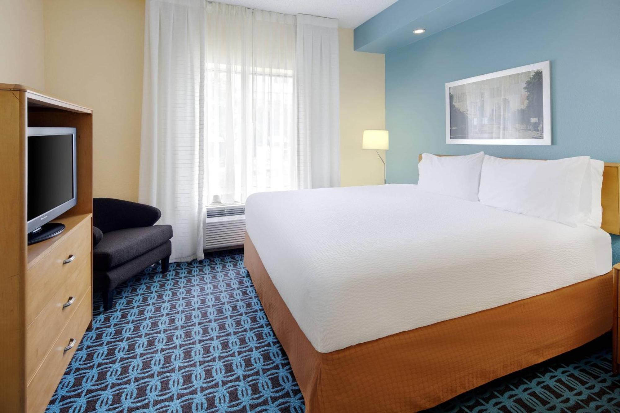 Fairfield Inn & Suites Austin University Area Екстериор снимка