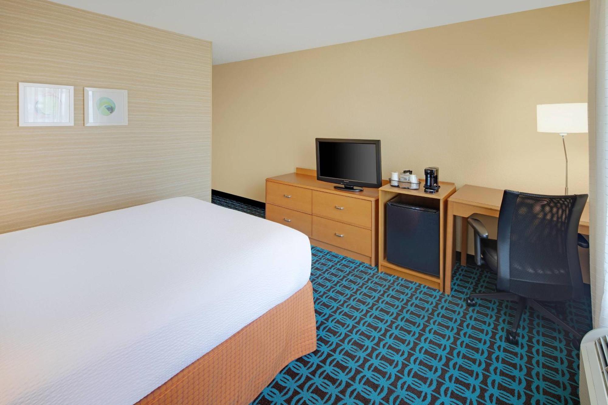 Fairfield Inn & Suites Austin University Area Екстериор снимка